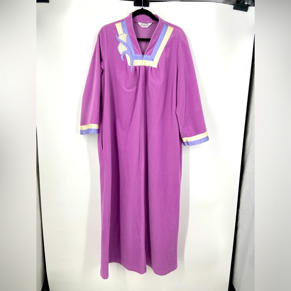 Vanity Fair Long Velour Robe, Housecoat, Lilac zip‎ Front, Vintage